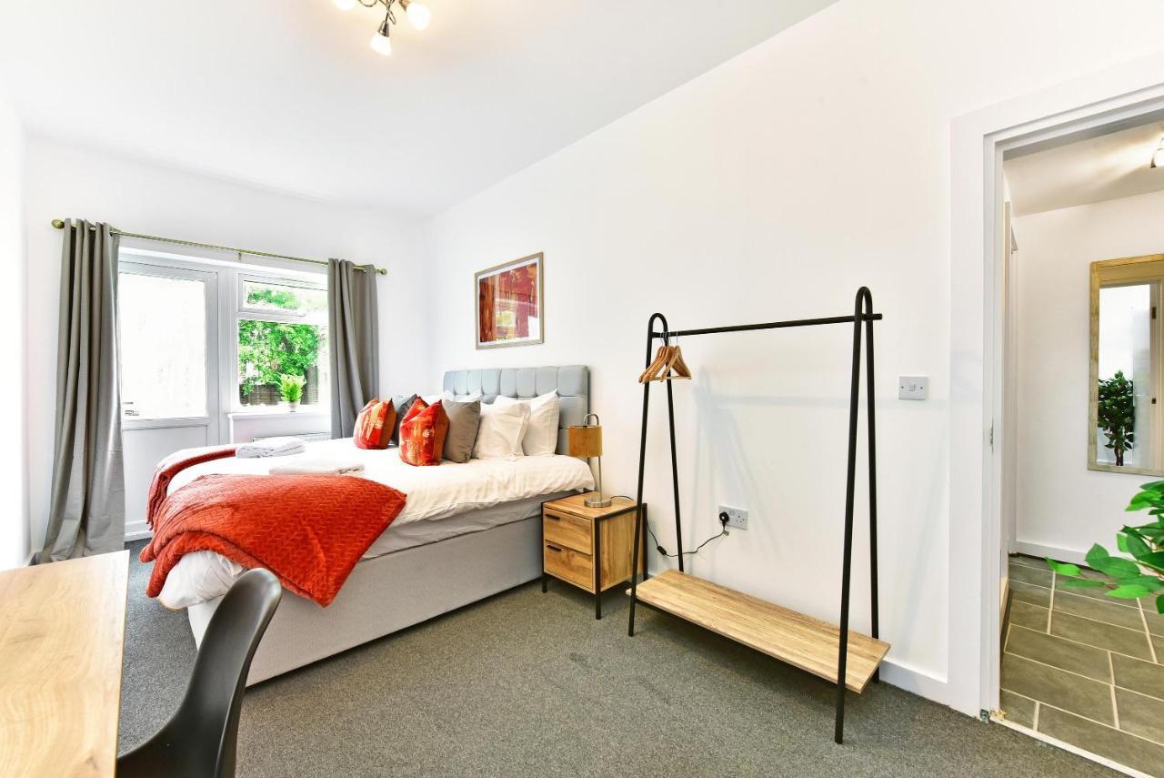 West Ealing Serviced Apts- 2 Bedroom 2 Bath Parking Near Station With Off Street Parking By 360Stays Экстерьер фото