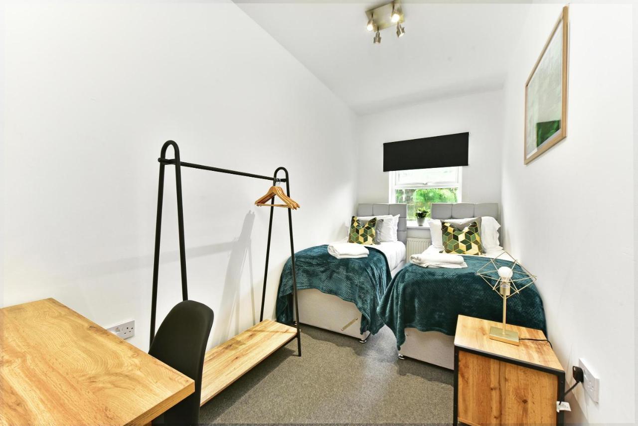 West Ealing Serviced Apts- 2 Bedroom 2 Bath Parking Near Station With Off Street Parking By 360Stays Экстерьер фото