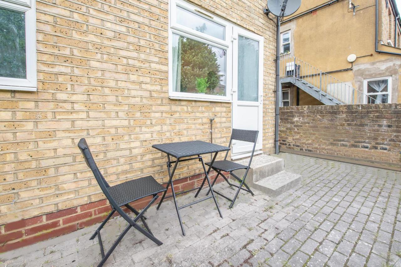 West Ealing Serviced Apts- 2 Bedroom 2 Bath Parking Near Station With Off Street Parking By 360Stays Экстерьер фото
