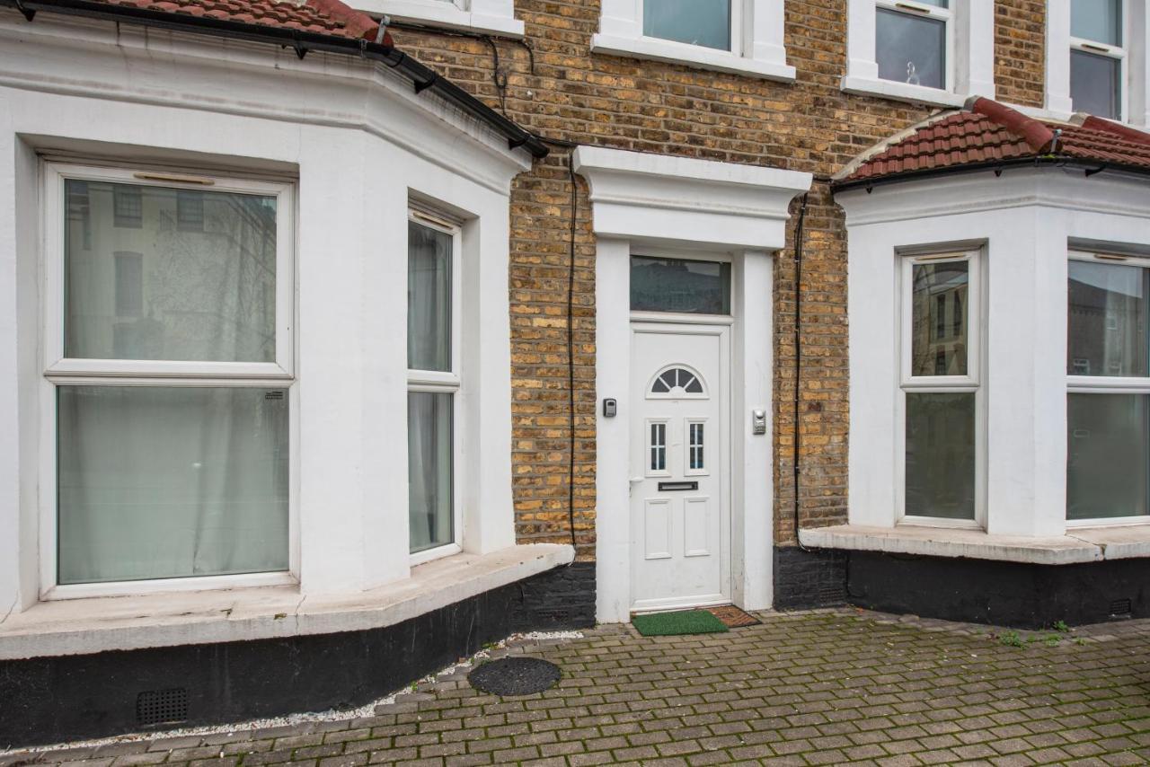 West Ealing Serviced Apts- 2 Bedroom 2 Bath Parking Near Station With Off Street Parking By 360Stays Экстерьер фото